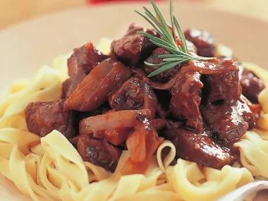 BEEF AND RED WINE CASSEROLE