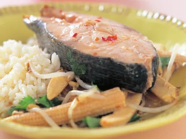 blue-eye cutlets and vegetables baked in foil