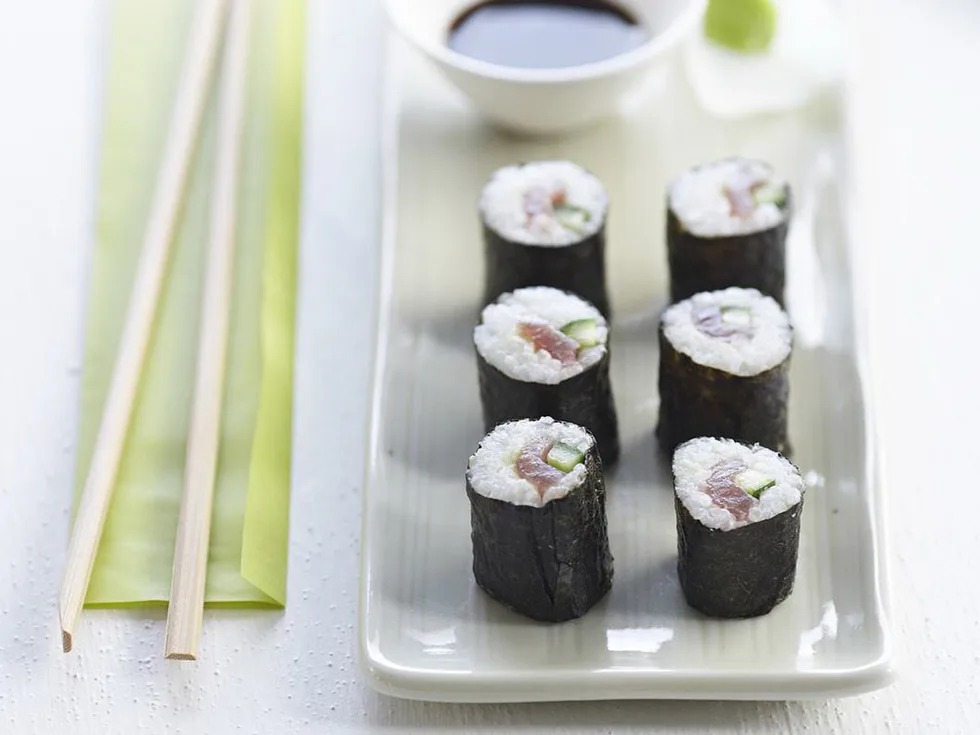 tuna cucumber mini-maki