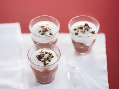 rhubarb, muesli and yogurt cups