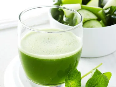SILVER BEET AND APPLE JUICE
