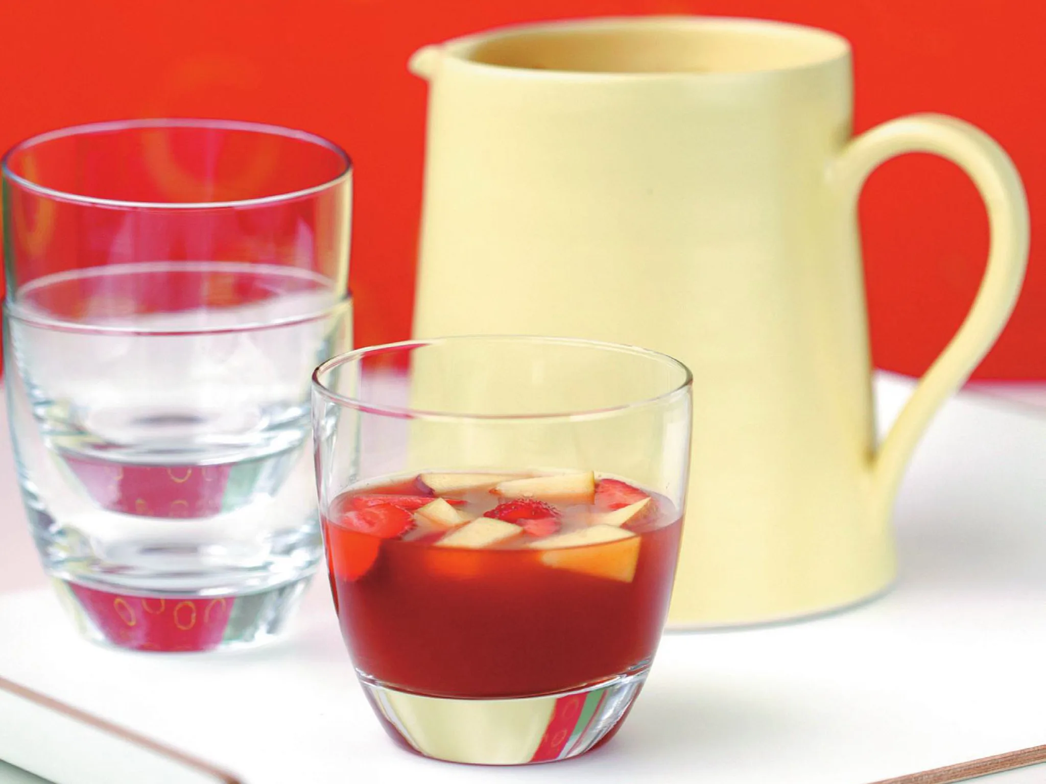 tomato, apple and ginger punch