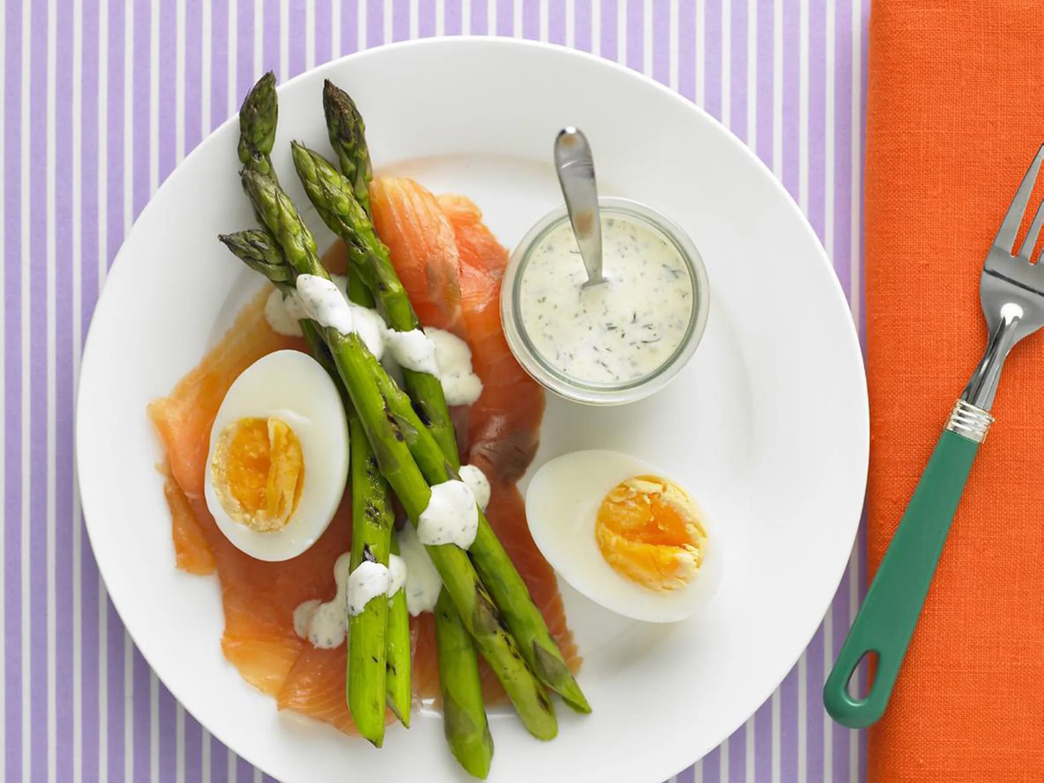 smoked salmon and asparagus salad