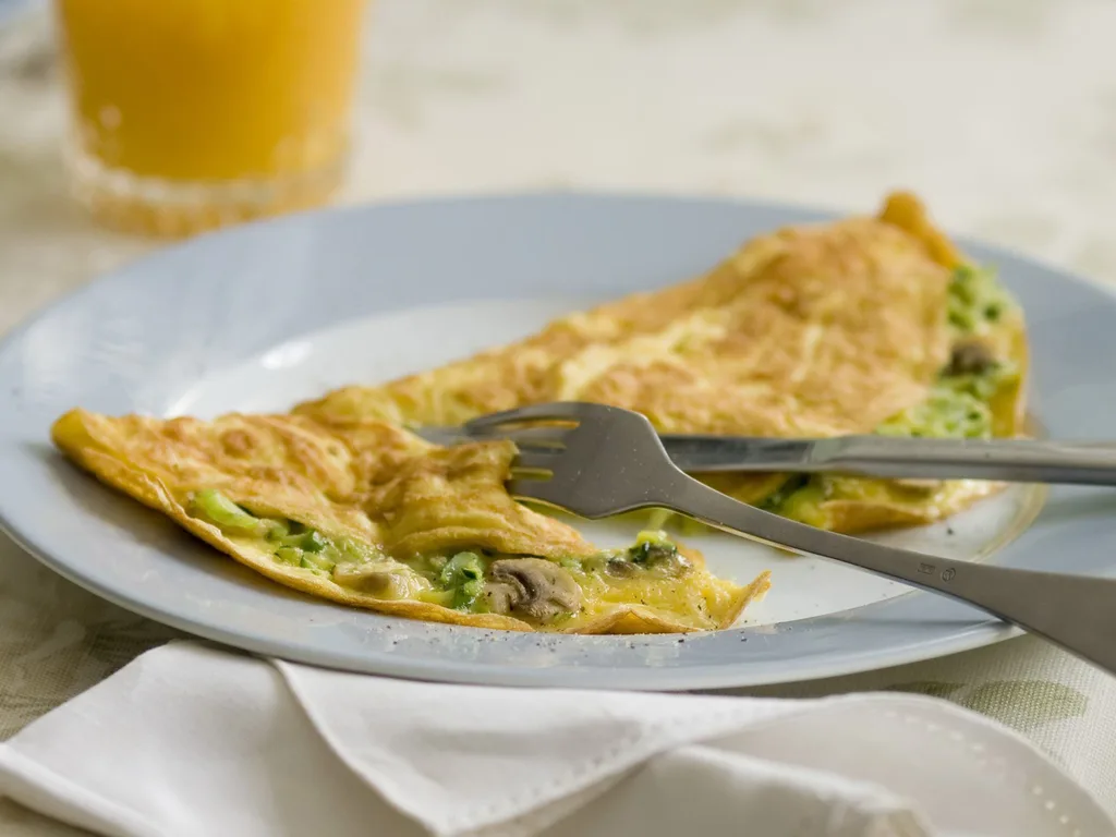 ZUCCHINI AND MUSHROOM OMELETTE