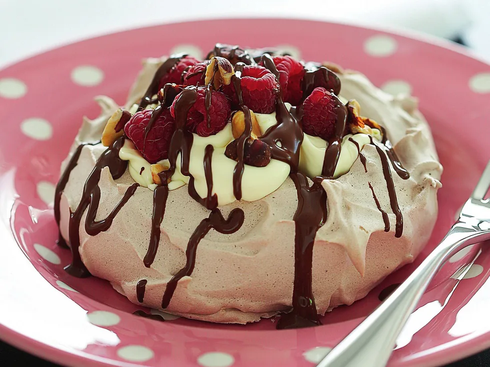 chocolate and hazelnut pavlova