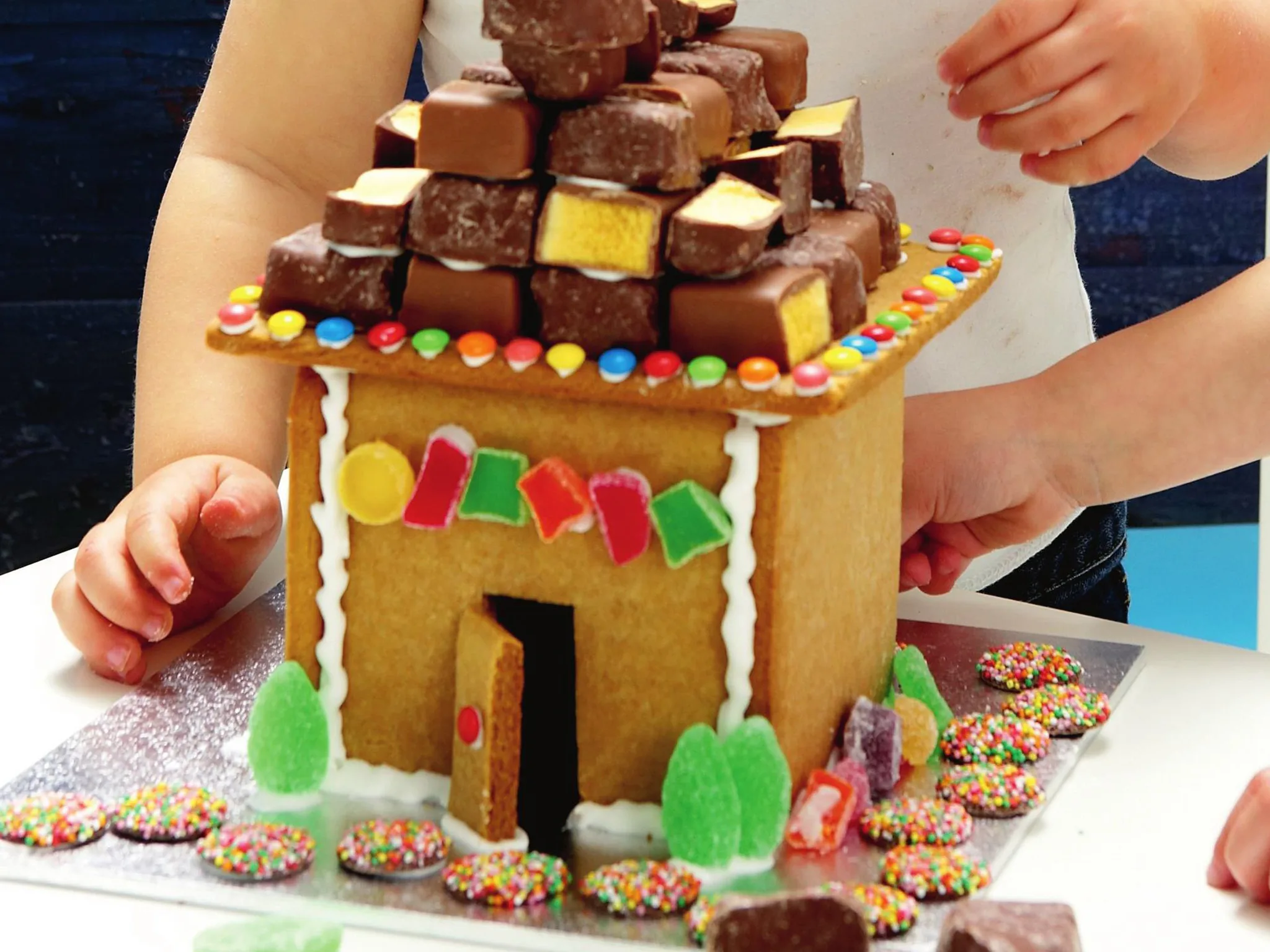 Mini gingerbread house