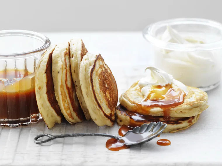 BANOFFEE PIKELETS with Cinnamon Cream