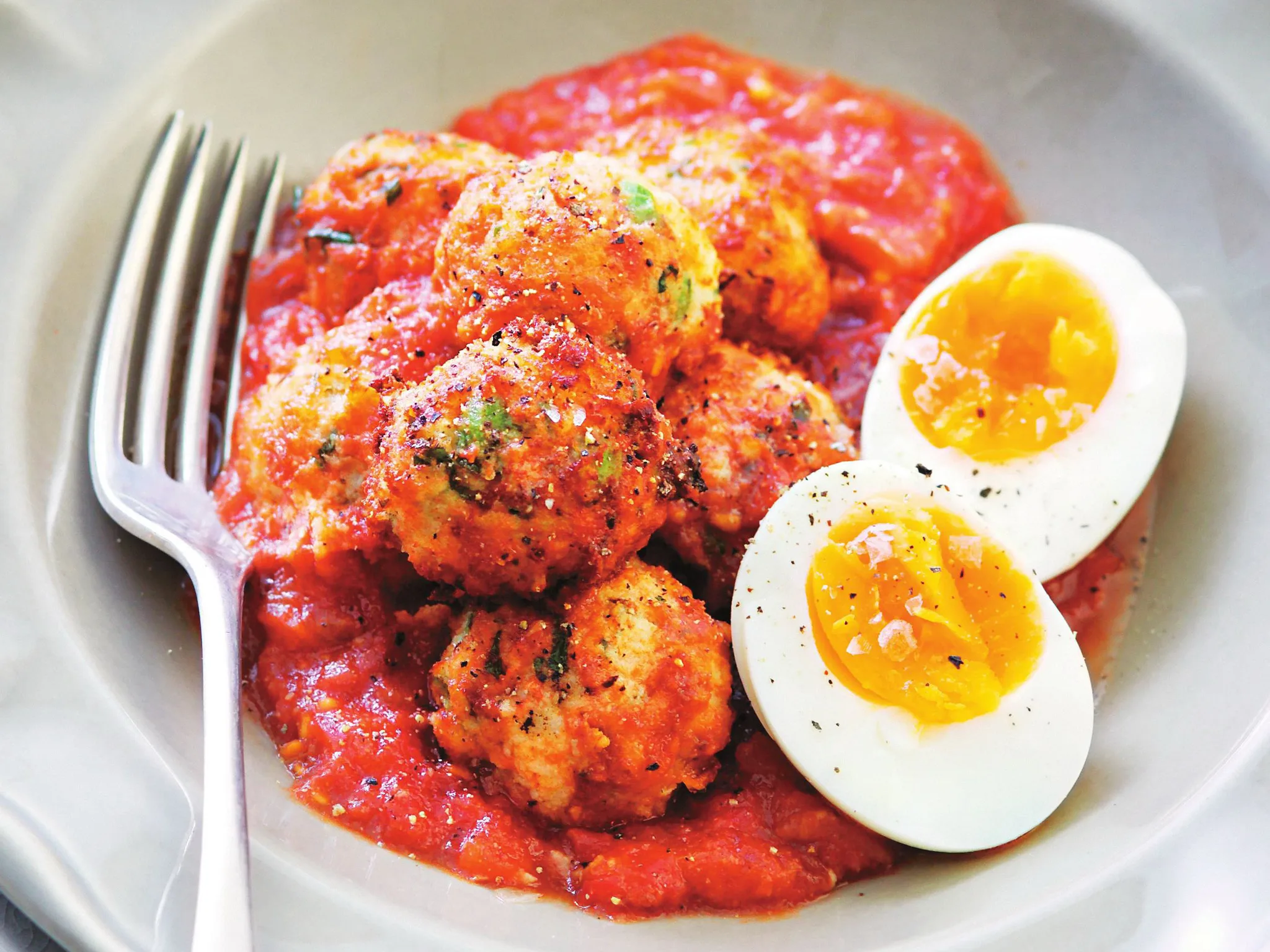 potato and cheese kofta with tomato tamarind sauce