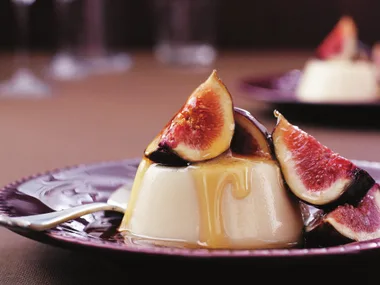 clove panna cotta with fresh figs