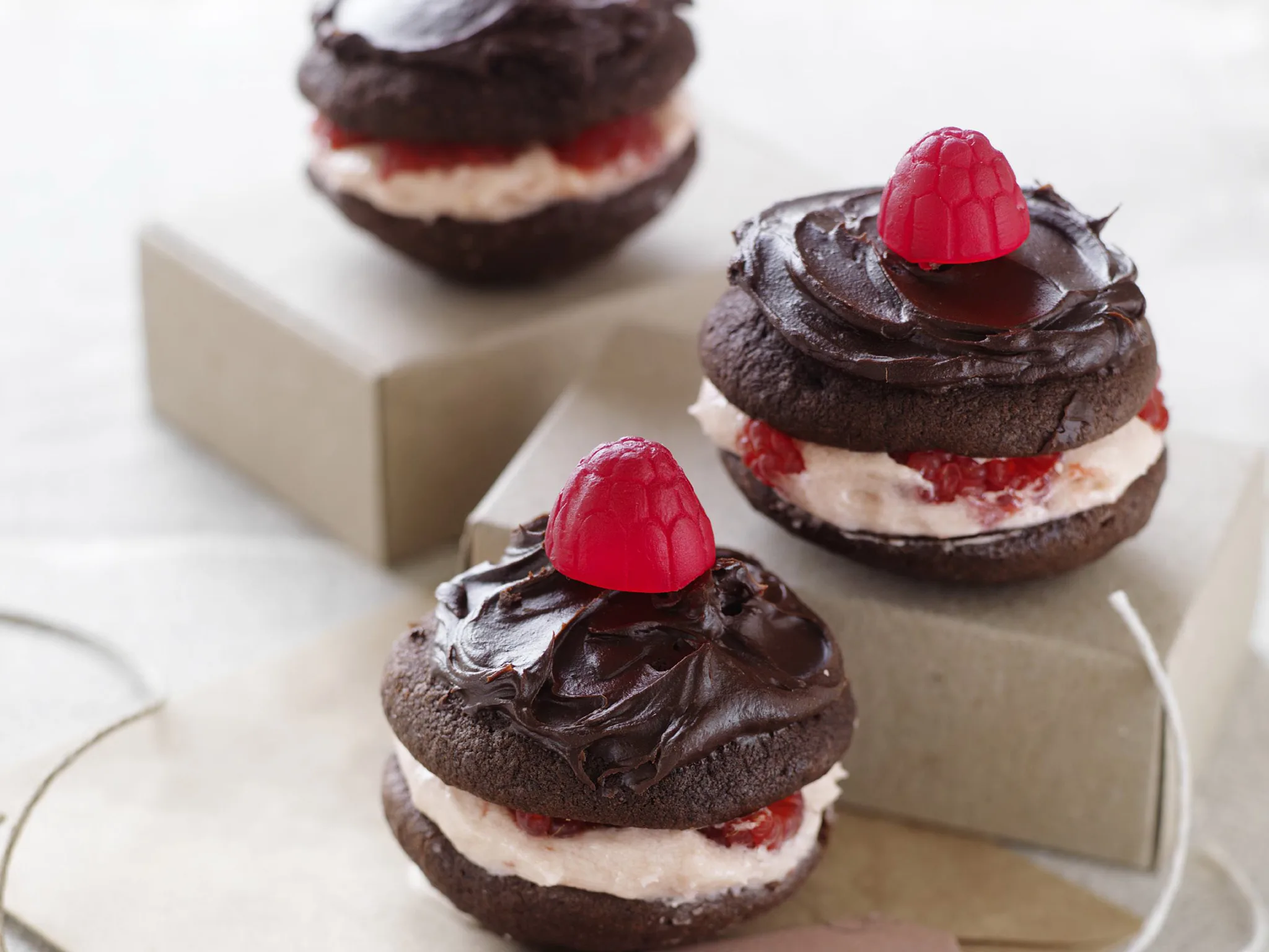 RASPBERRY CHOCOLATE    Whoopie Pies