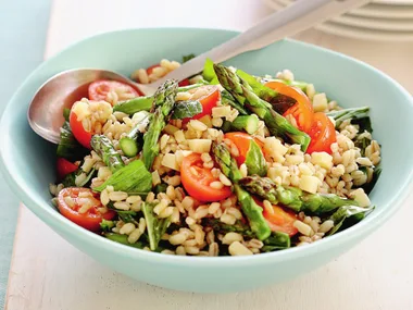 barley salad with grilled asparagus, tomatoes and parmesan