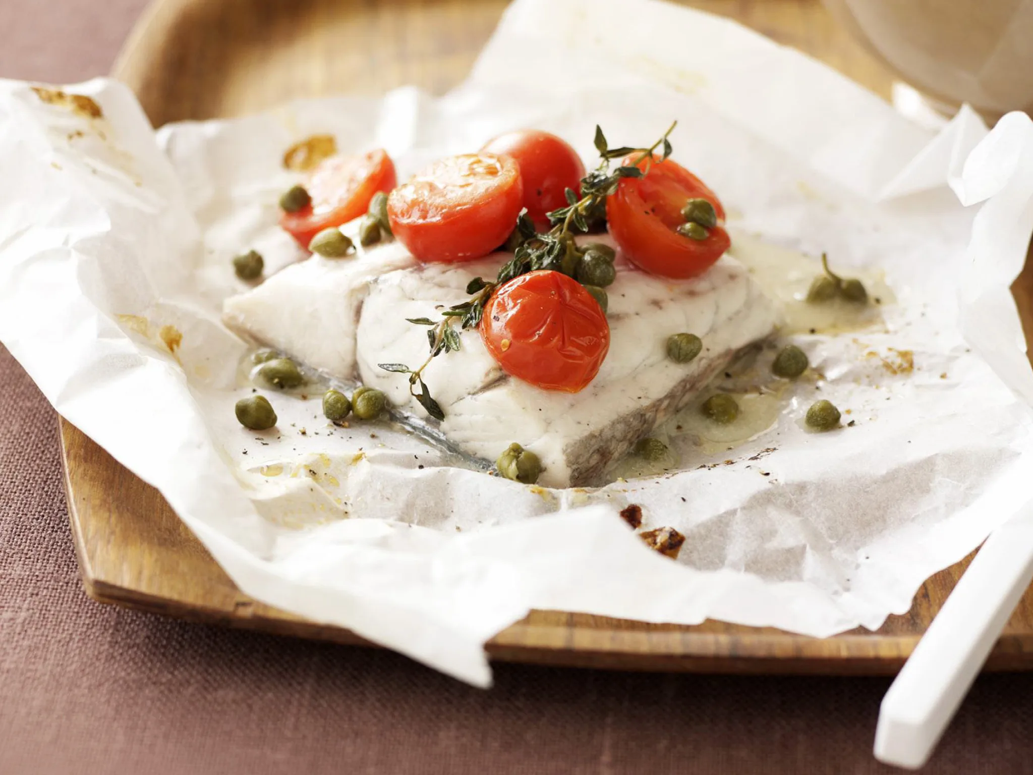 herb and tomato fish bundles