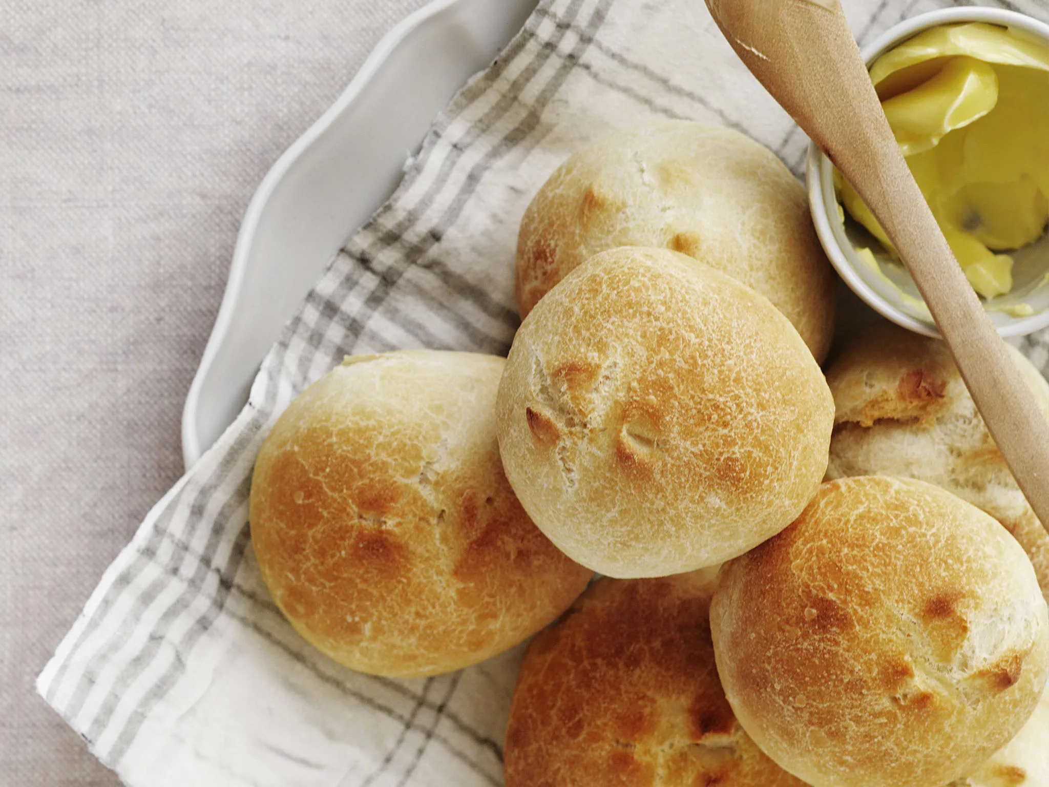DINNER ROLLS