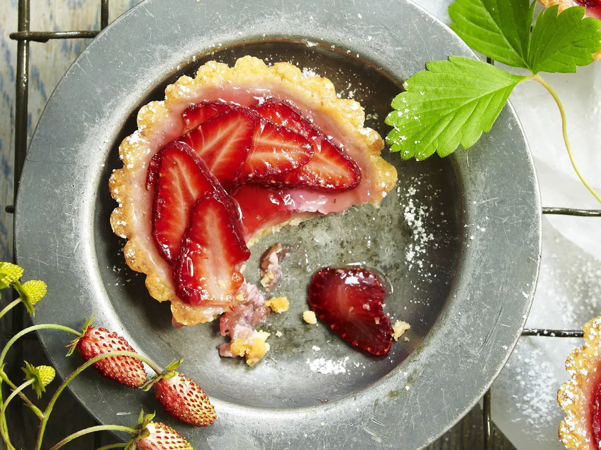 rhubarb and strawberry tarts