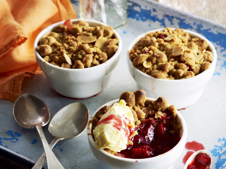 spiced plum and apple crumble