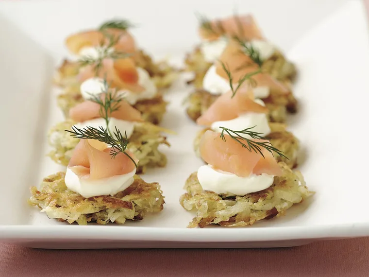 r&ouml;sti with smoked salmon