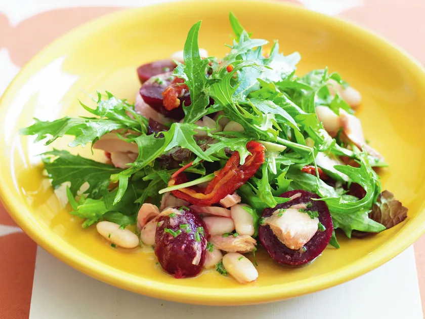 Tuna, beetroot and bean salad | Women's Weekly Food