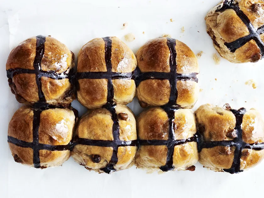 Chocolate hot cross buns | Women's Weekly Food