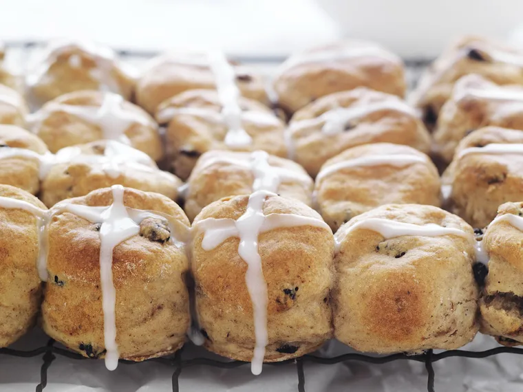 HOT CROSS BUN Scones