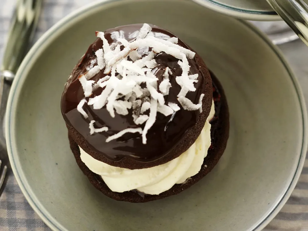 LAMINGTON Whoopie Pies