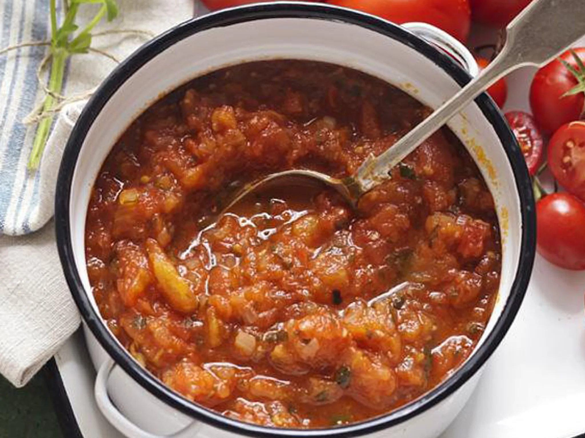 simple tomato sauce
