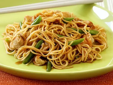 GREEN BEAN, PORK AND NOODLE STIR-FRY