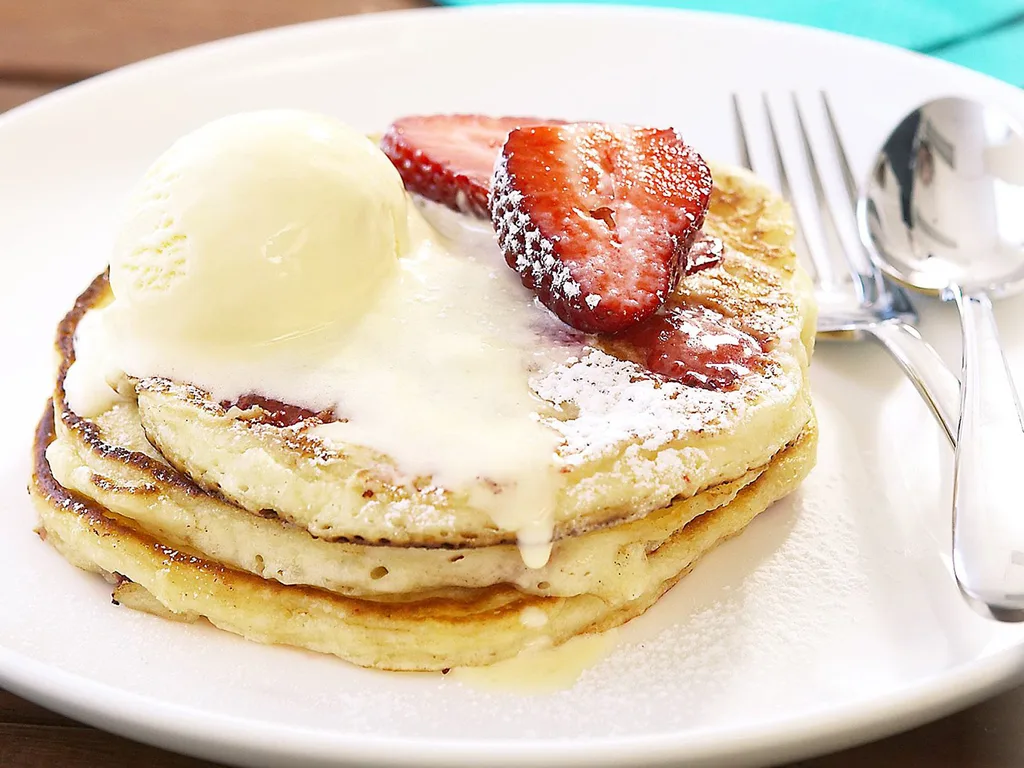 strawberry buttermilk pancakes