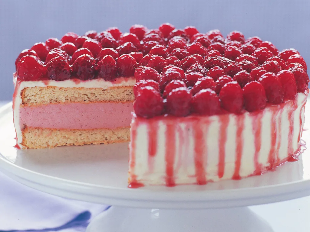 berry-mousse cake