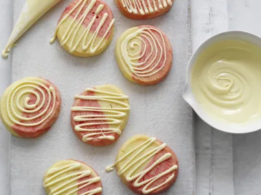 STRAWBERRY AND CREAM   Cookies