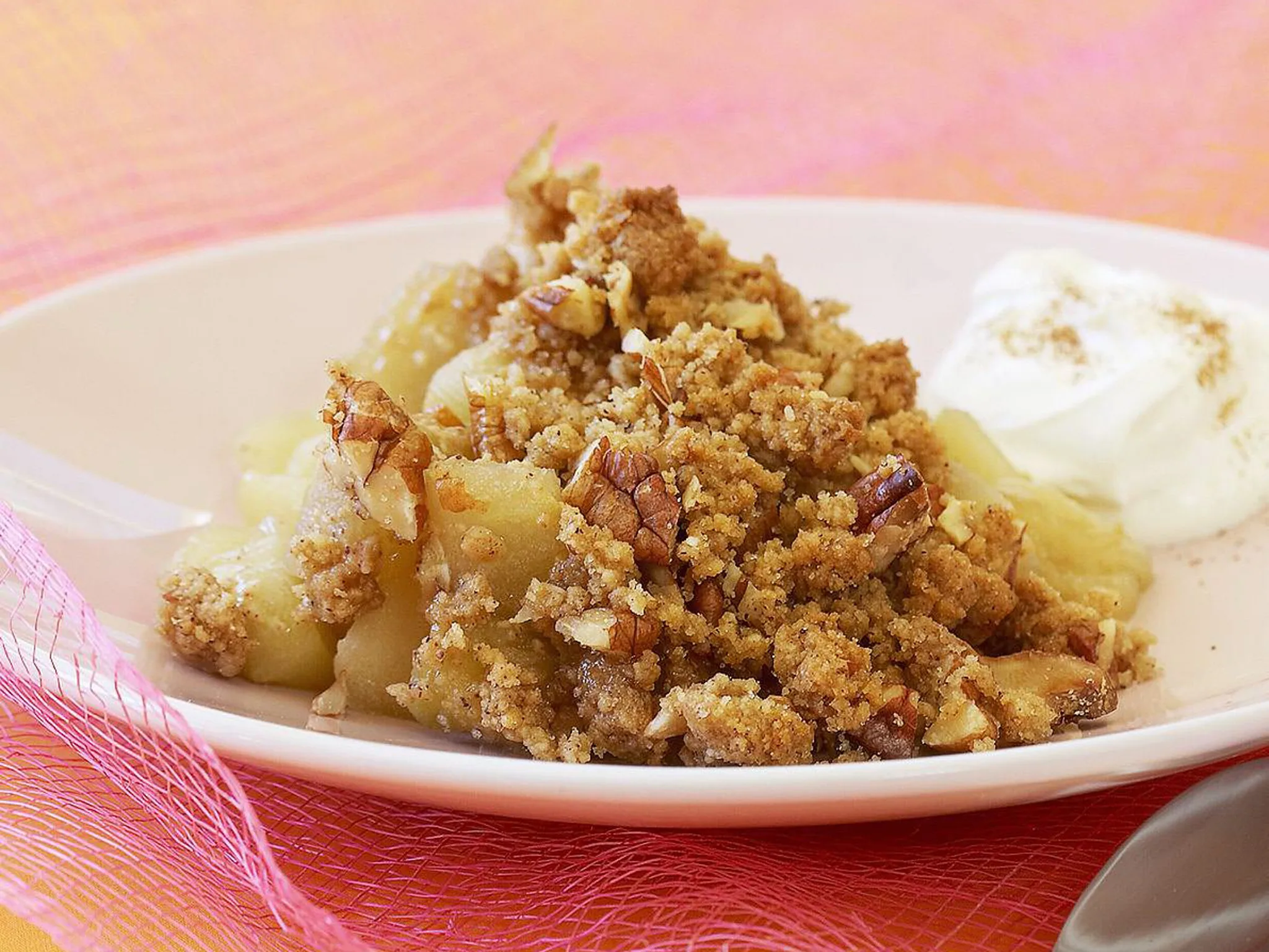 PEARS WITH MAPLE SYRUP CRUNCH