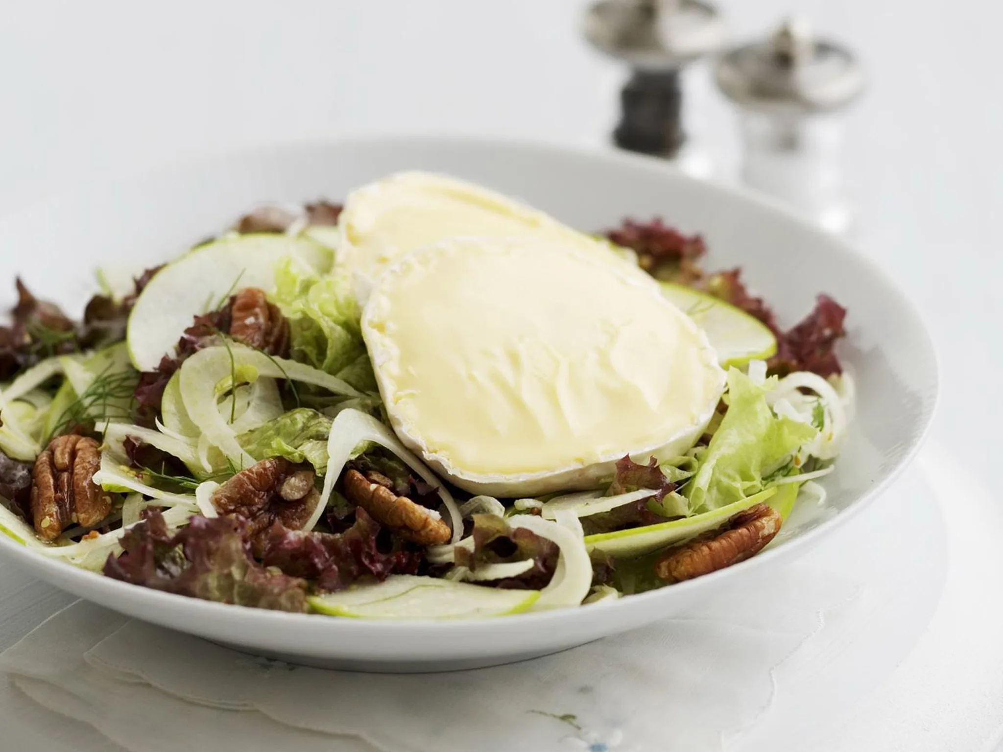Shaved fennel and apple salad with brie and pecans