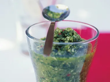 fresh coriander coconut chutney