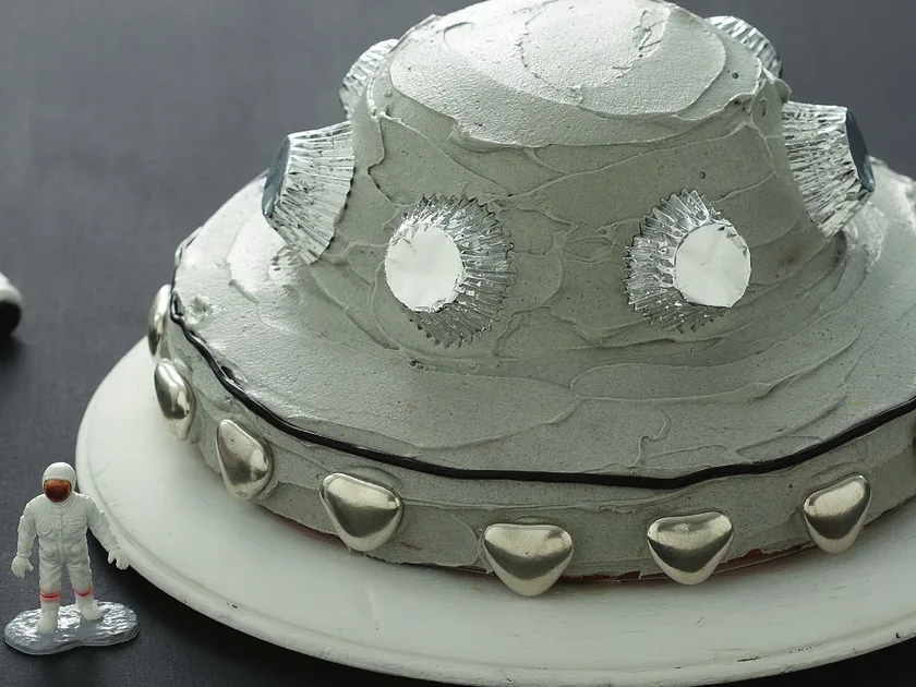 Flying saucer cake | Women's Weekly Food