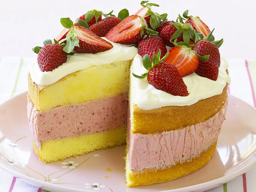 Strawberry mousse cake | Women's Weekly Food