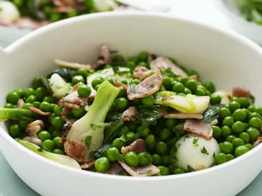 braised peas with spring onion and bacon