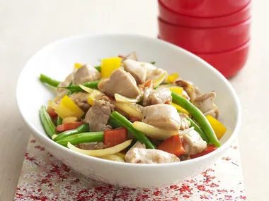 SWEET CHICKEN WITH CAPSICUM