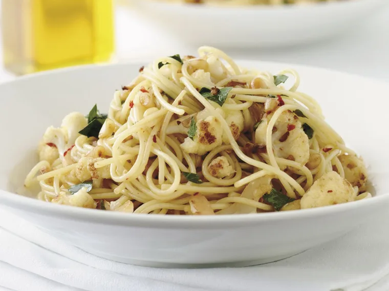 Cauliflower chilli spaghetti