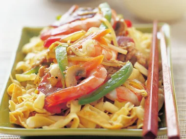 Combination chow mein