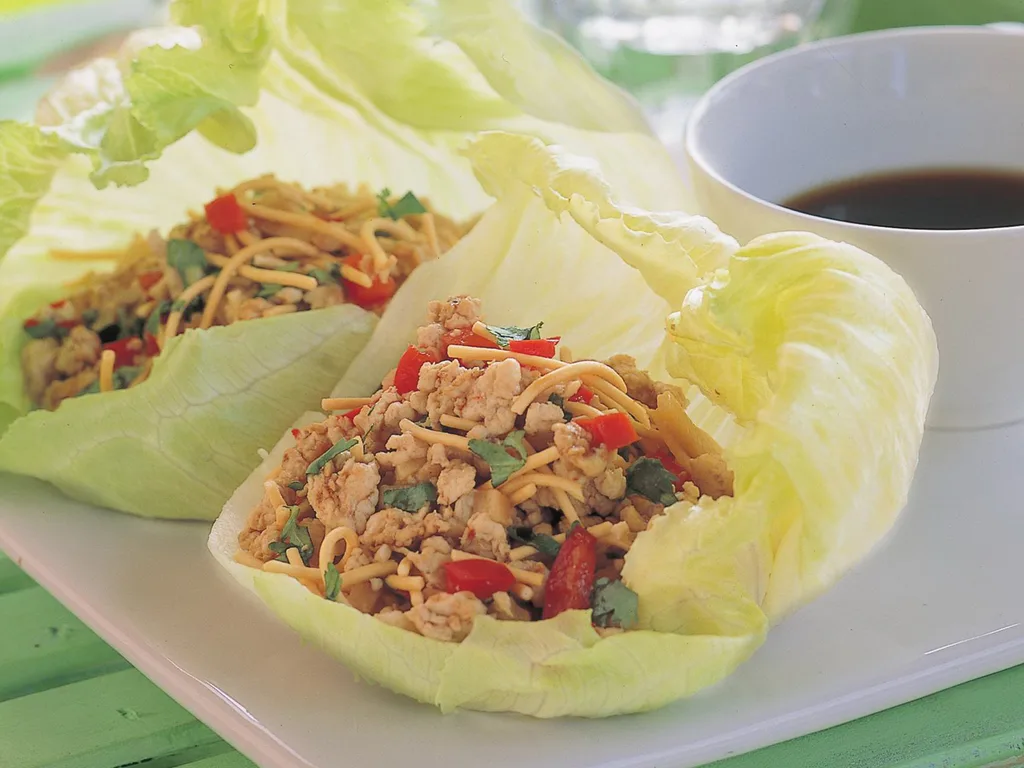 Chicken sang choy bow