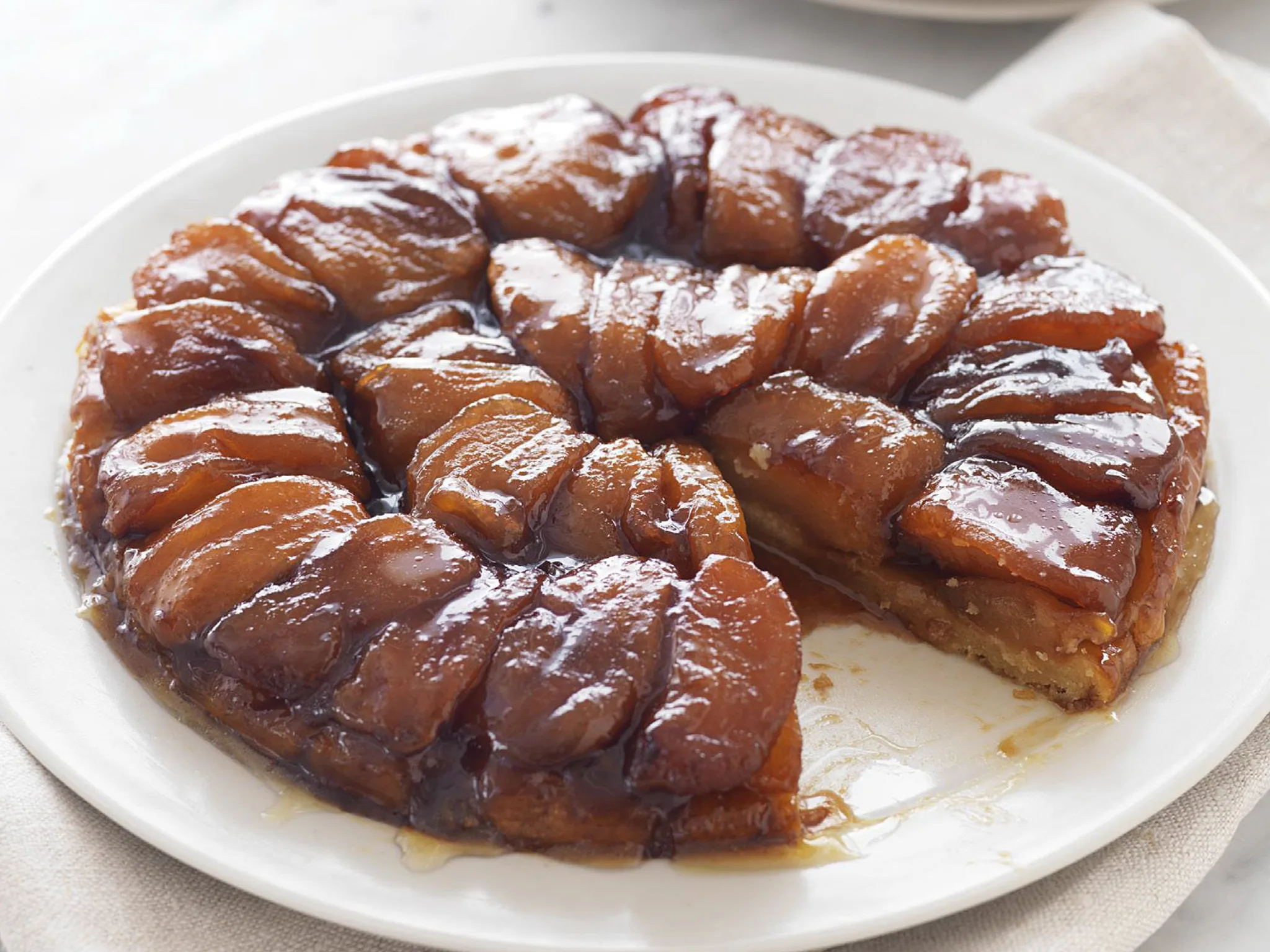 Apple tarte tatin