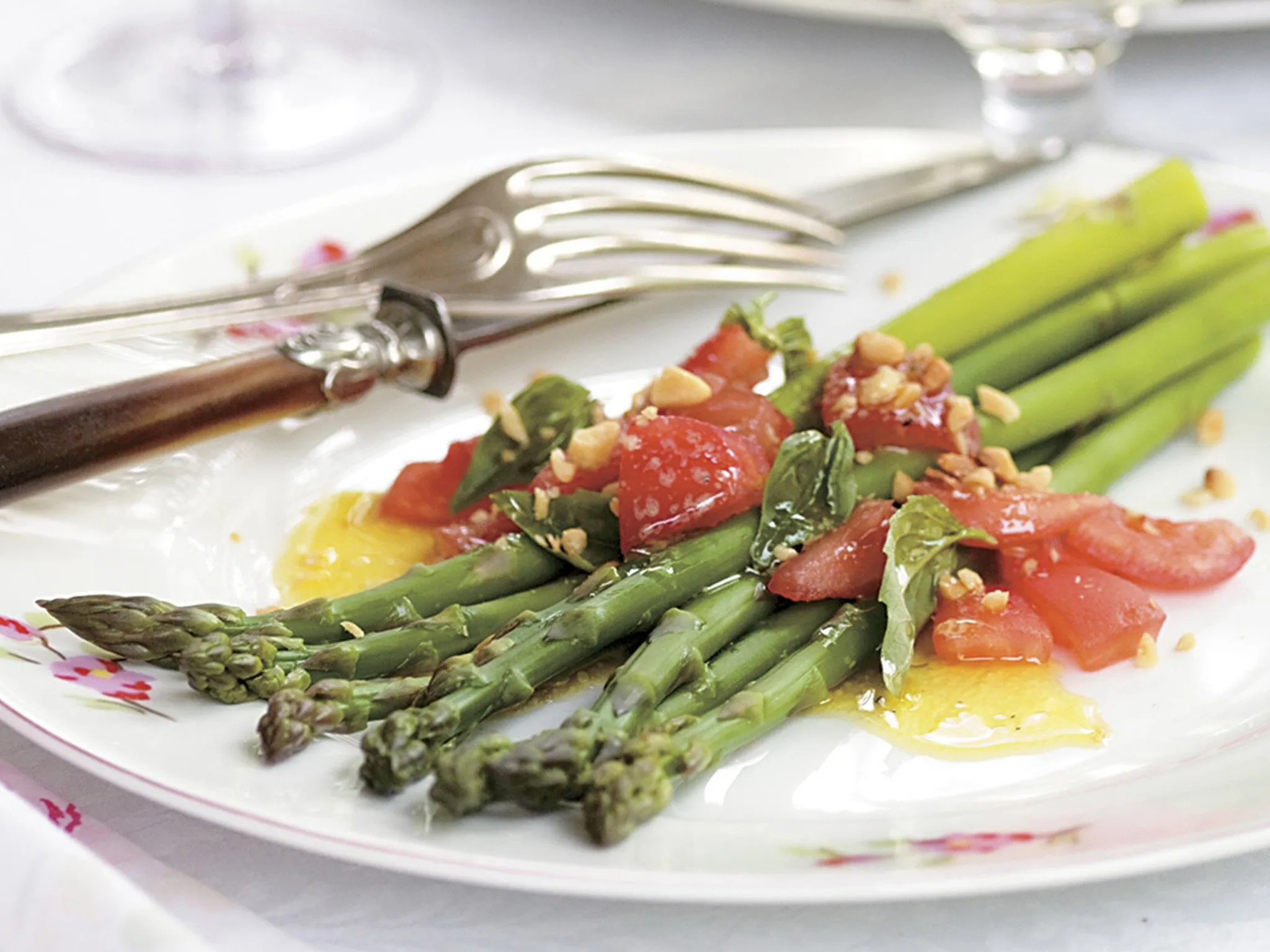Asparagus with tomato vinaigrette