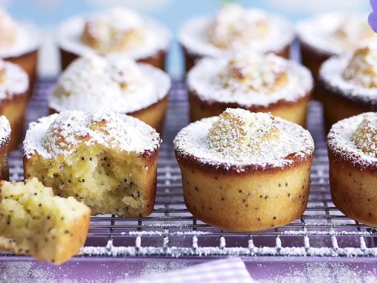 Orange and poppy seed friands