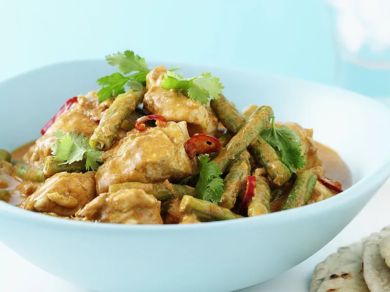 Fish curry with coriander and snake beans