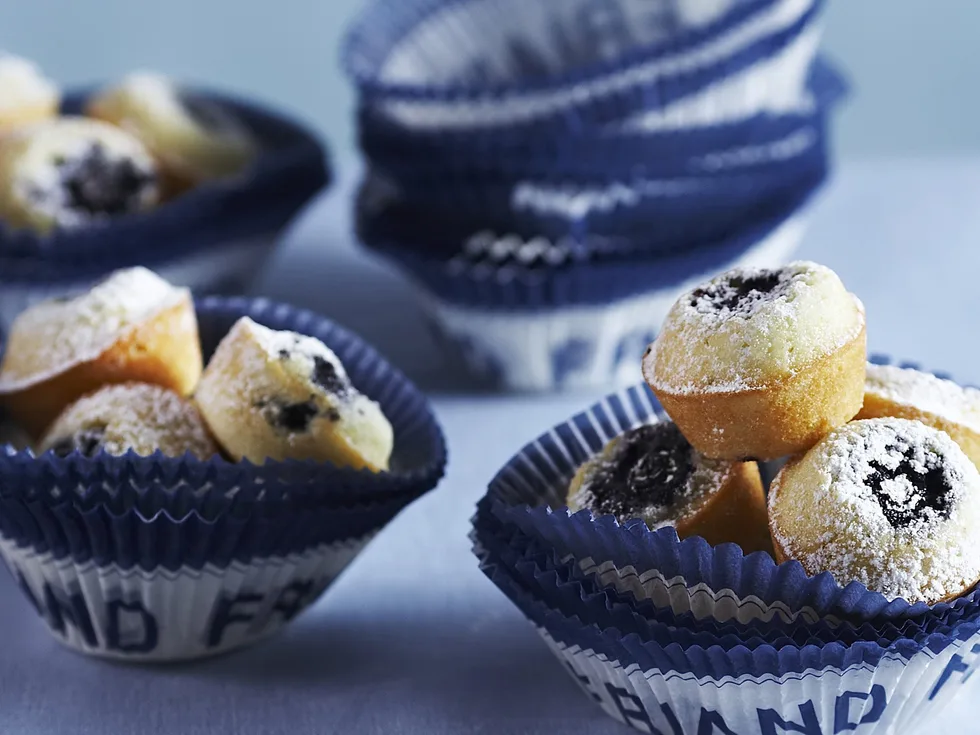 Lime and berry friands