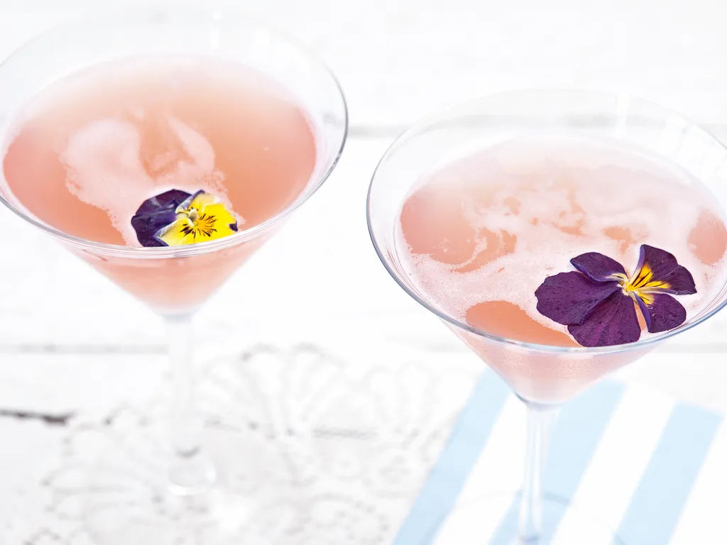 Lillet spring gin cocktail