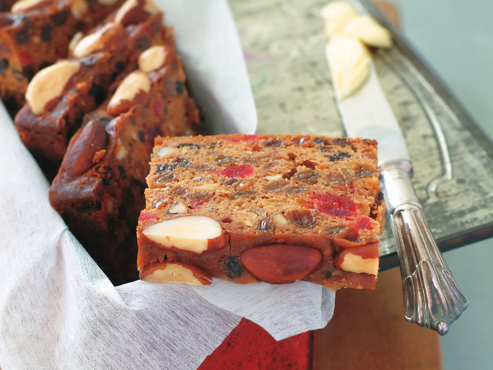 Last-minute Christmas cake