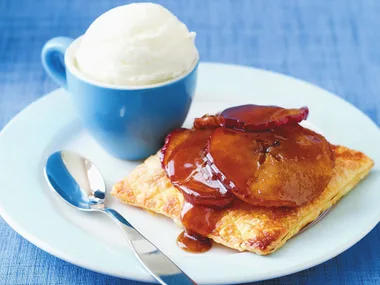 Caramelised apple tarts