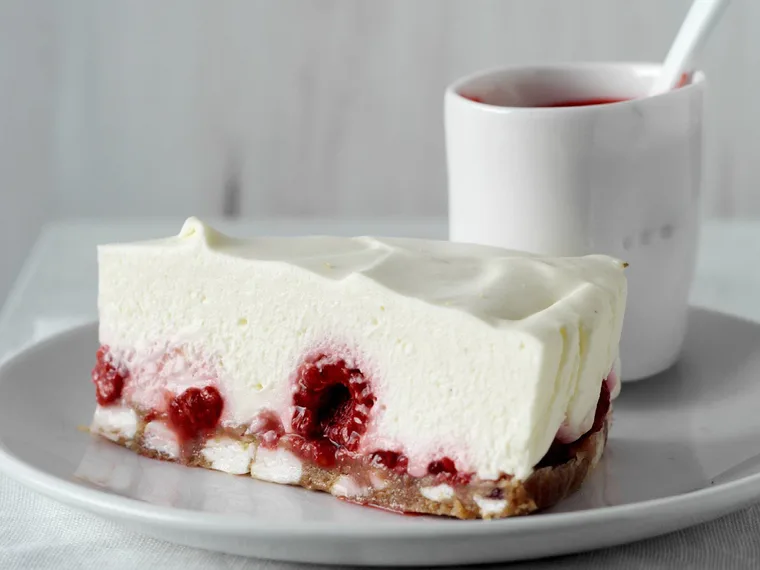 Berry nougat cheesecake