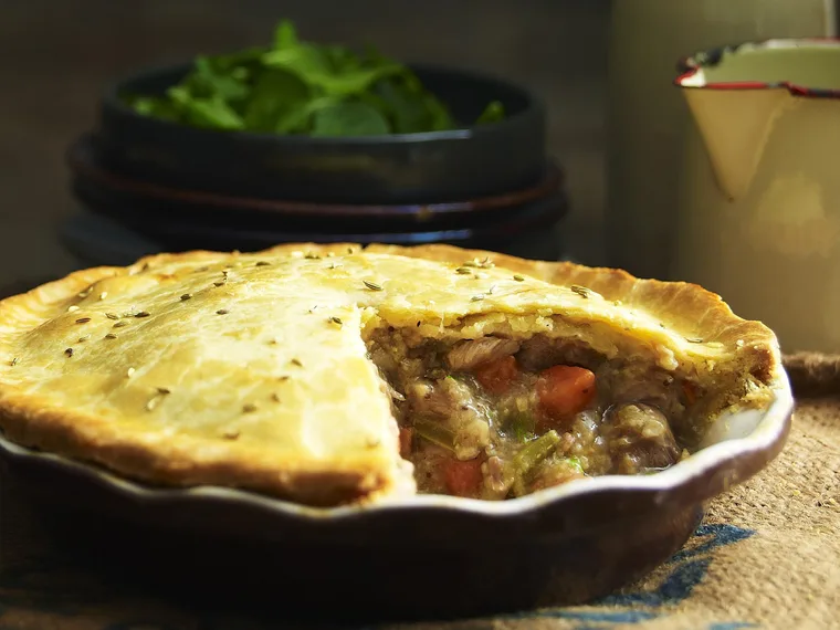 Chunky pork and fennel pie