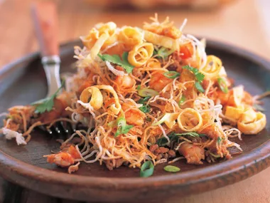 Crisp fried noodles (mee krob)